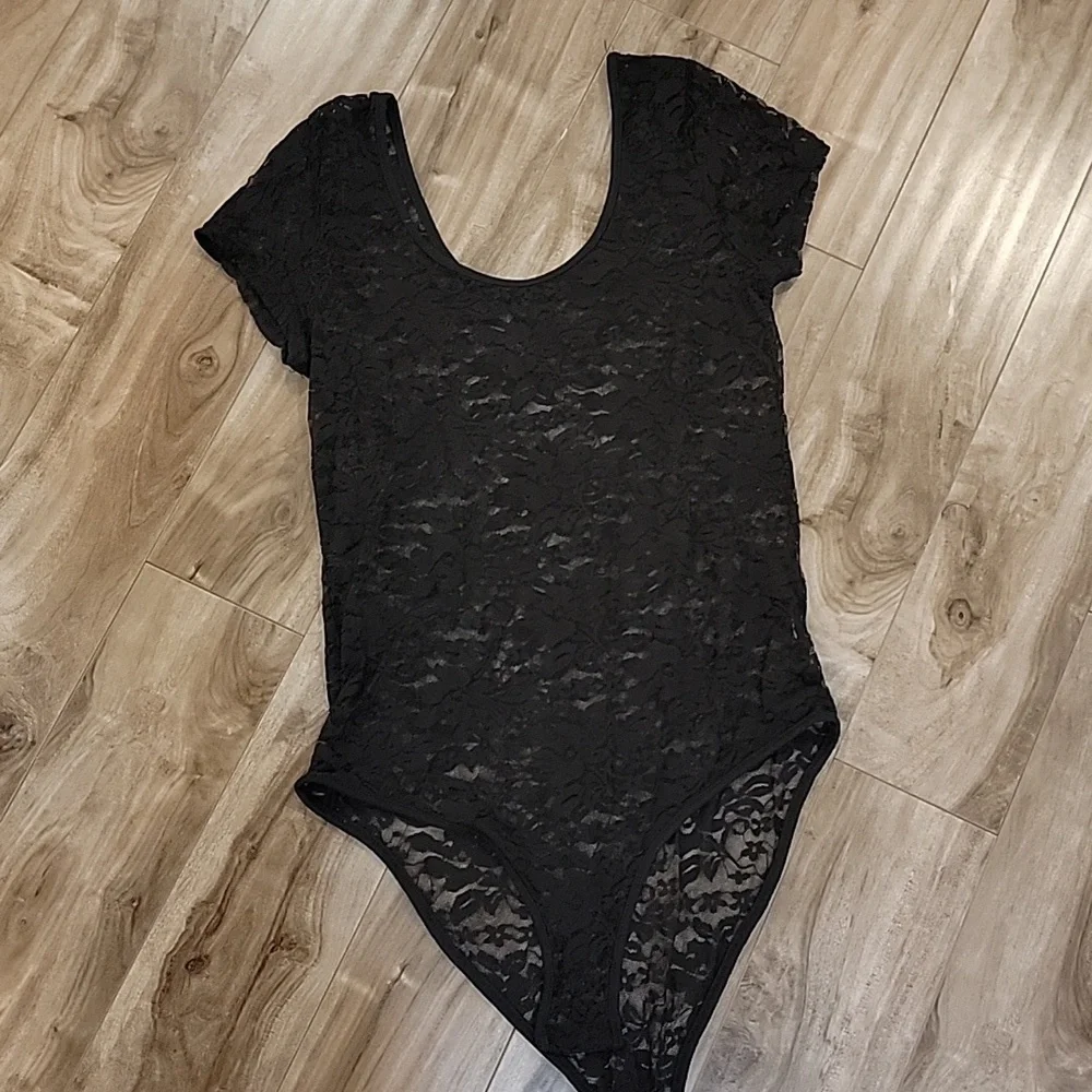 ❄️3/$30 Black Lace T-shirt Bodysuit - Stretchy - Picture 1 of 4